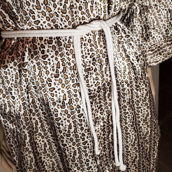 Bed of roses Long animal Print Wrap Robe - Picture 2 of 9